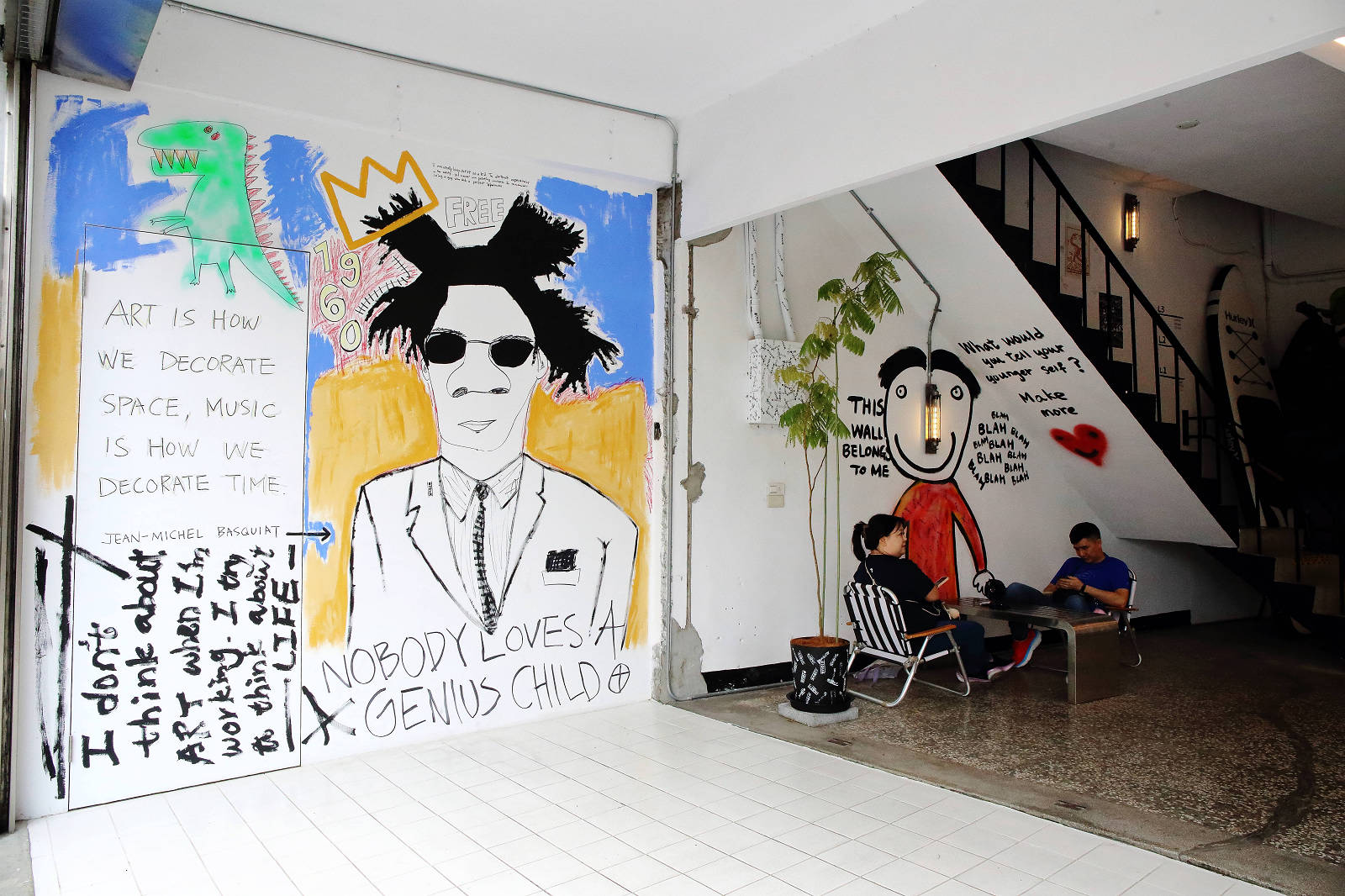 塗鴉廢墟風的宜蘭咖啡館- BlOCK COFFEE,三層樓的老房子改建而成,塗鴉廢墟風與現代工業風的結合,氣氛意境風格照片這裡拍! - 第9張圖 塗鴉廢墟風的宜蘭咖啡館- BlOCK COFFEE,三層樓的老房子改建而成,塗鴉廢墟風與現代工業風的結合,氣氛意境風格照片這裡拍!