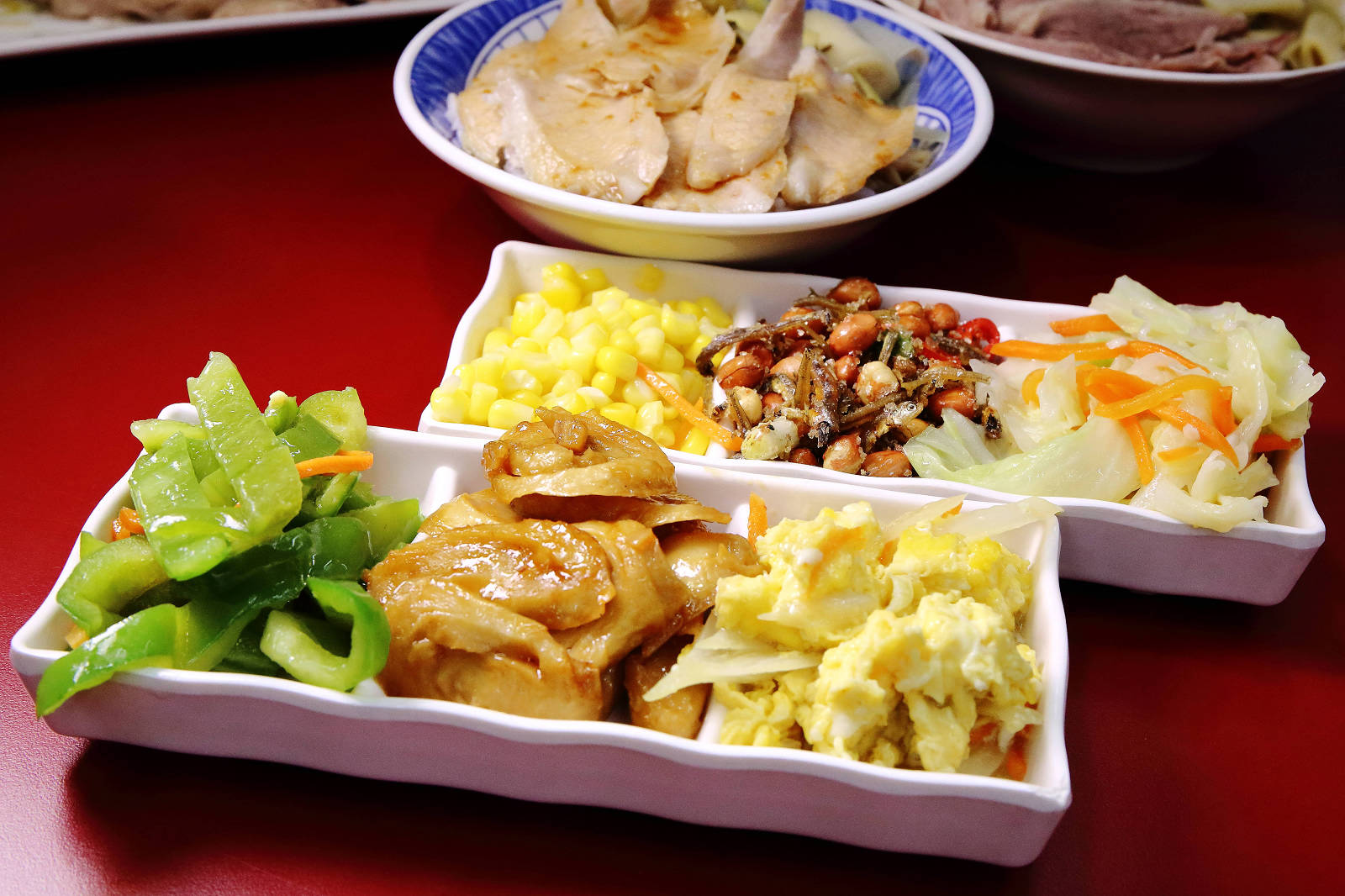【板橋美食】呈信鵝肉板橋中山店，永和排隊名店「呈信鵝肉」終於來板橋開店拉，百元小吃鵝肉飯，上班族的美食口袋名單！