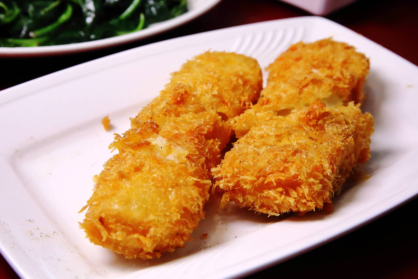 【板橋美食】呈信鵝肉板橋中山店，永和排隊名店「呈信鵝肉」終於來板橋開店拉，百元小吃鵝肉飯，上班族的美食口袋名單！