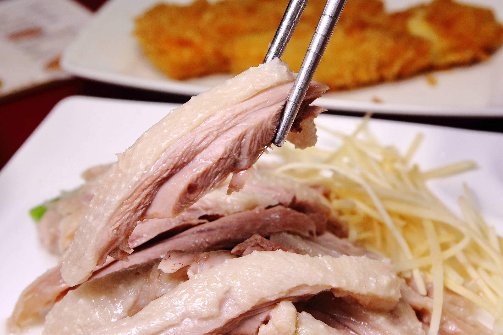 【板橋美食】呈信鵝肉板橋中山店，永和排隊名店「呈信鵝肉」終於來板橋開店拉，百元小吃鵝肉飯，上班族的美食口袋名單！