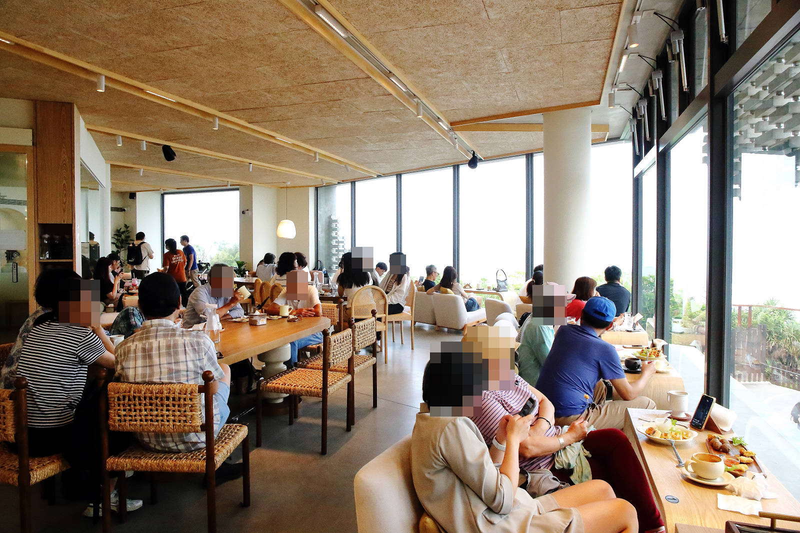 【宜蘭新開幕海景咖啡廳】等日初，宜蘭必訪療癒系海景咖啡廳，龜山島第一排海景，壯圍看海新秘境！
