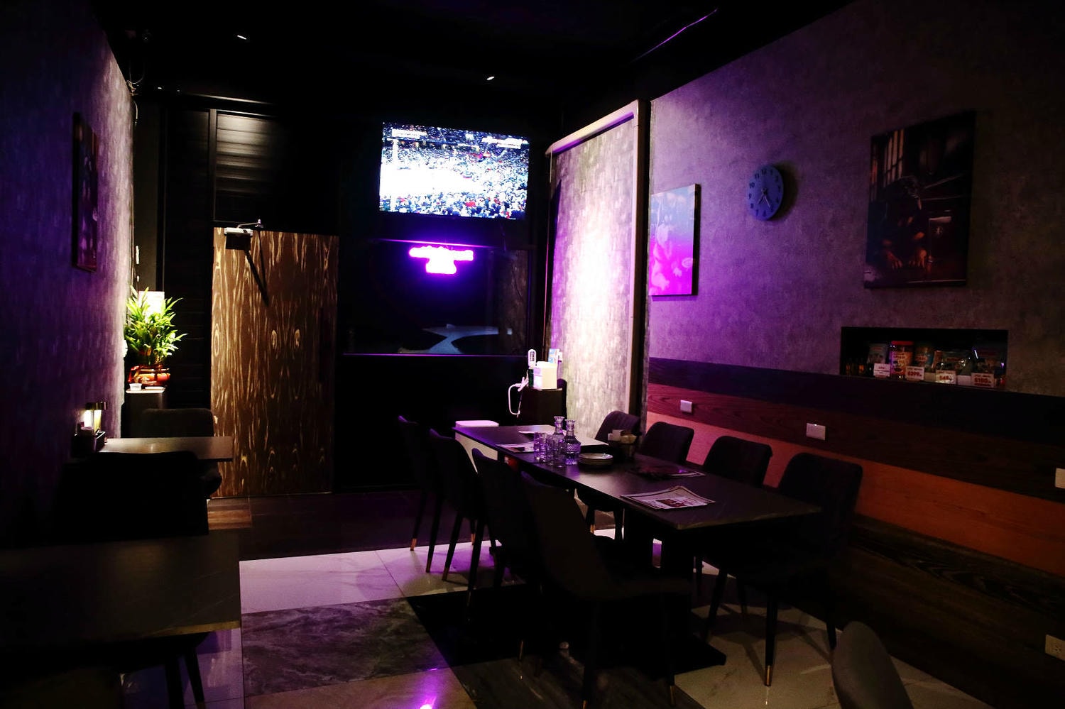 【永和餐酒館】杜菇餐酒館，調酒+生蠔吃到飽，餐點美味價格親民CP值爆炸高，還有柯基雙胞胎坐台！
