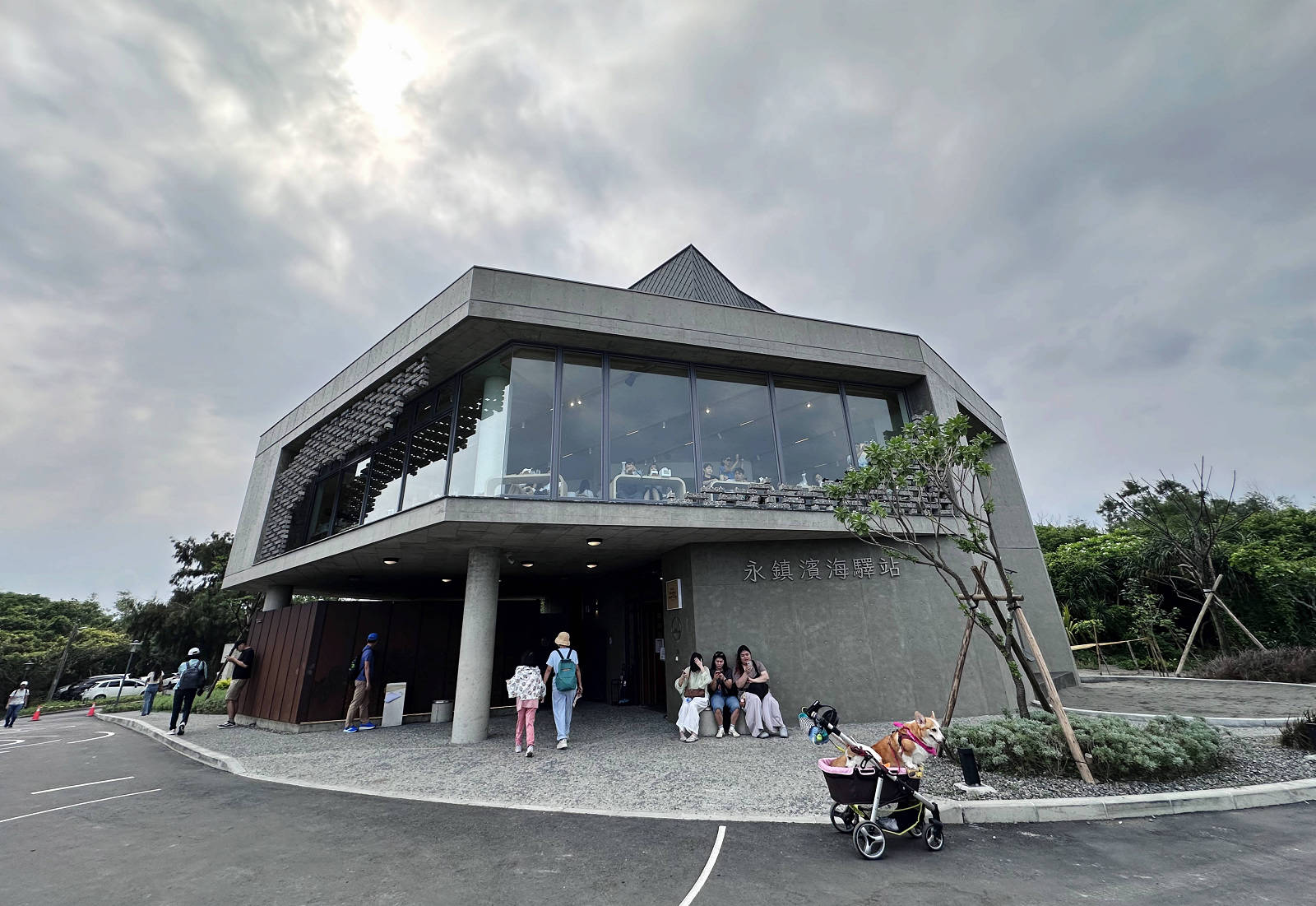 【宜蘭新開幕海景咖啡廳】等日初，宜蘭必訪療癒系海景咖啡廳，龜山島第一排海景，壯圍看海新秘境！