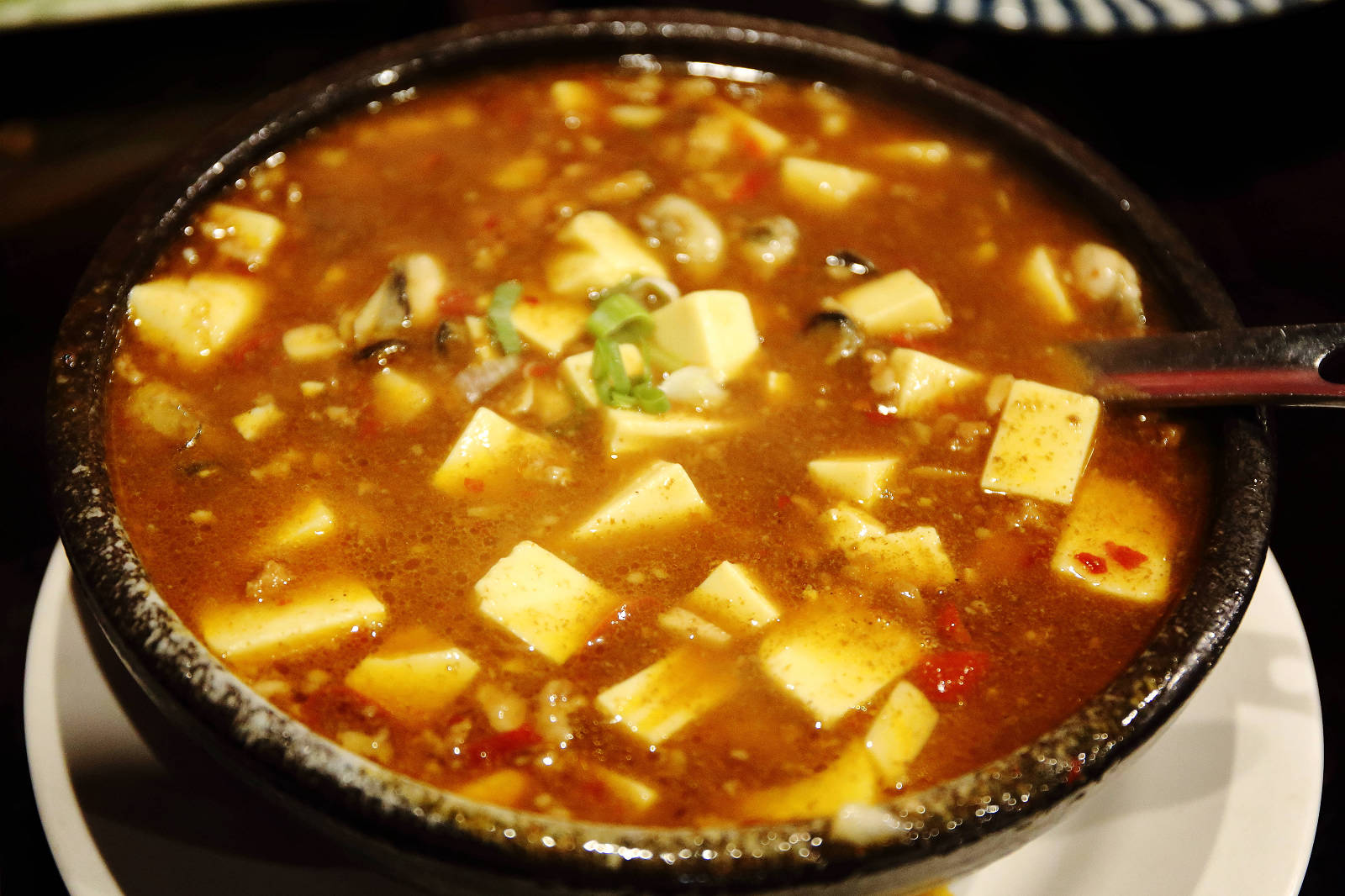 【關子嶺必吃】竹香園甕缸雞-仙草店,全台首創手剝甕缸雞x山產x合菜料理,開門就排爆!! - 第19張圖 【關子嶺必吃】竹香園甕缸雞-仙草店,全台首創手剝甕缸雞x山產x合菜料理,開門就排爆!!
