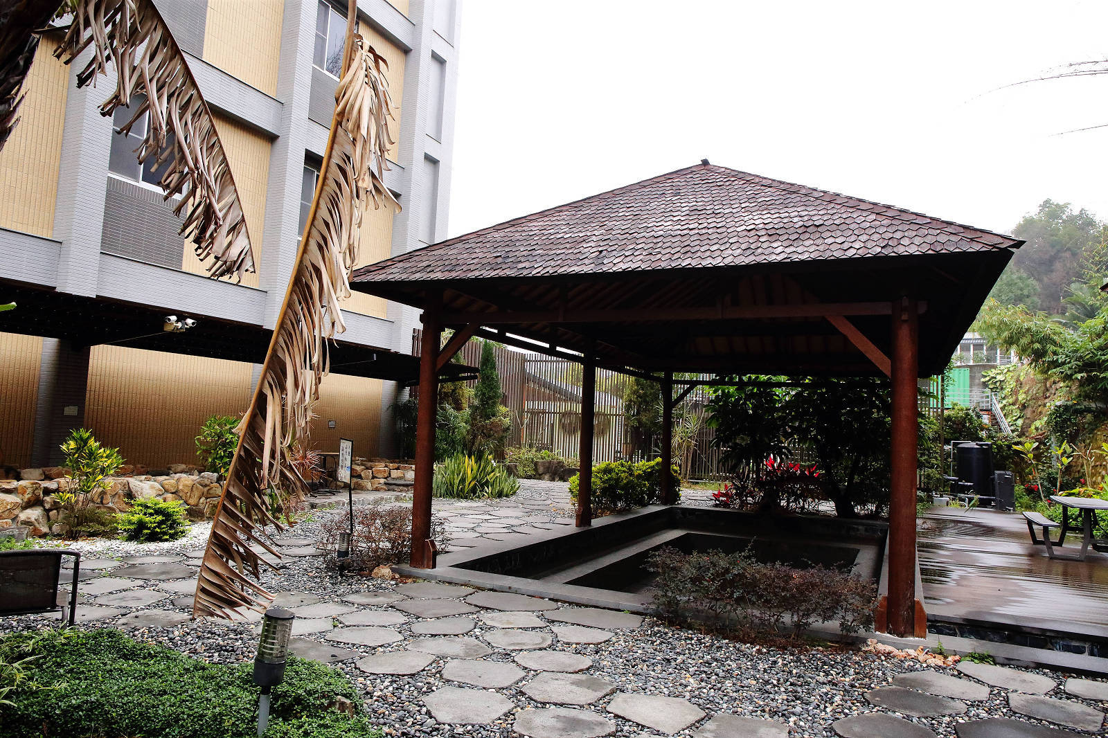 【台南寵物友善住宿】山籟渡假會館，狗狗友善的溫泉旅館，到關子嶺溫泉區泡湯吃美食