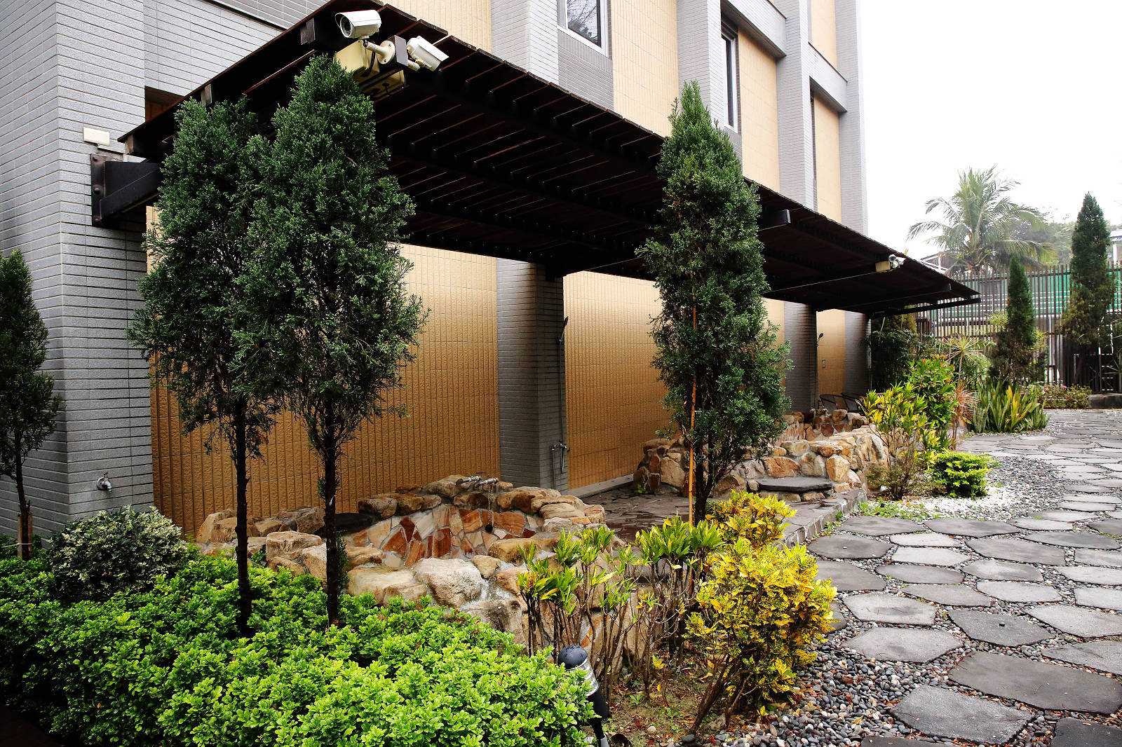 【台南寵物友善住宿】山籟渡假會館，狗狗友善的溫泉旅館，到關子嶺溫泉區泡湯吃美食