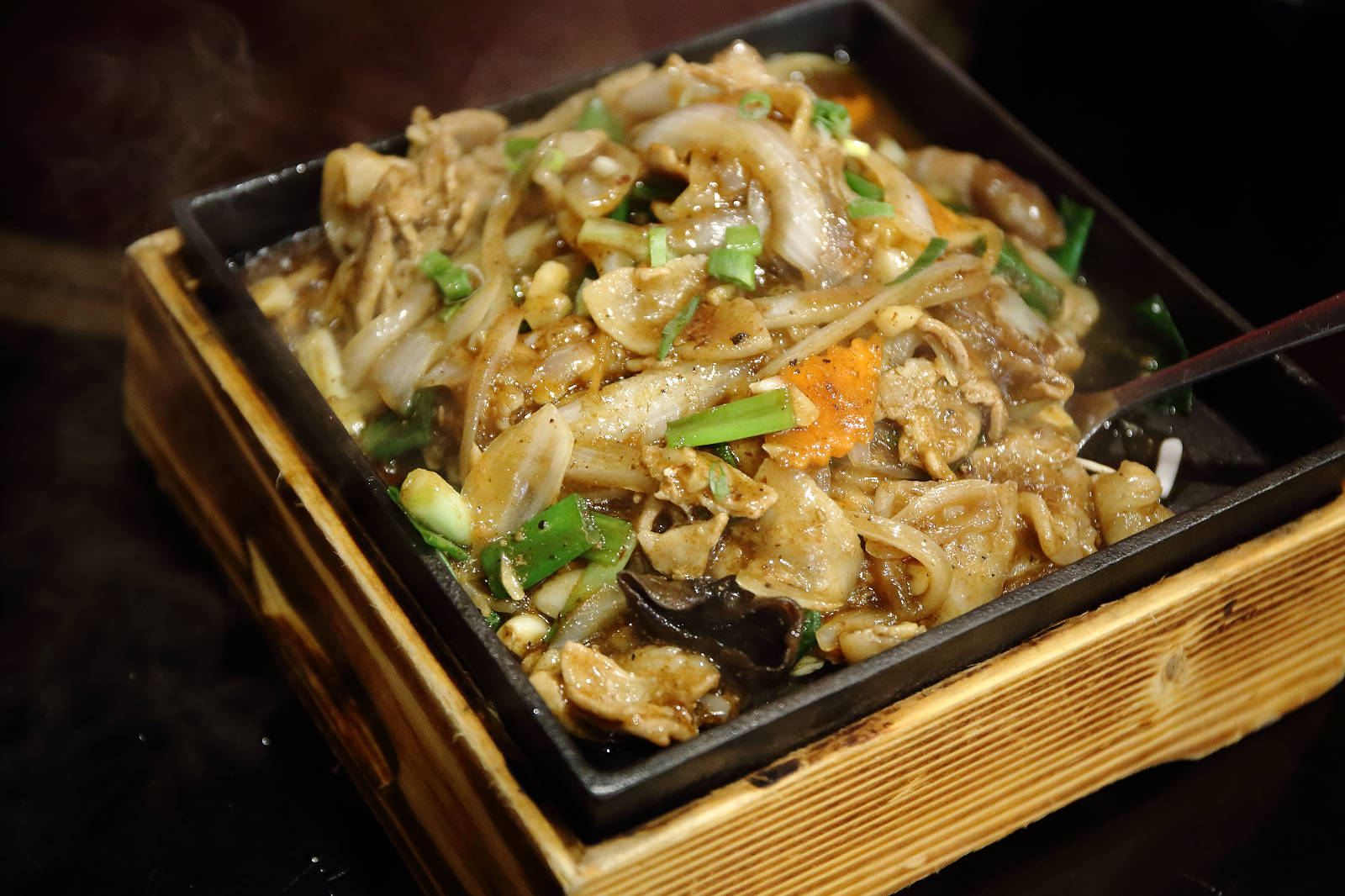 【關子嶺必吃】竹香園甕缸雞-仙草店,全台首創手剝甕缸雞x山產x合菜料理,開門就排爆!! - 第10張圖 【關子嶺必吃】竹香園甕缸雞-仙草店,全台首創手剝甕缸雞x山產x合菜料理,開門就排爆!!