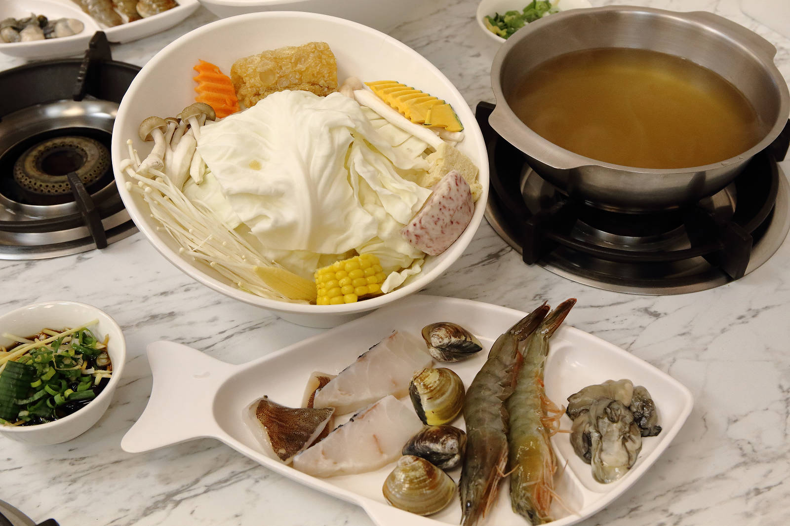 【台南溫體牛肉火鍋推薦】皇家四季溫體牛肉鍋,台南必吃溫體牛火鍋,大推這家!老闆送毛孩水煮牛肉 - 第10張圖 【台南溫體牛肉火鍋推薦】皇家四季溫體牛肉鍋,台南必吃溫體牛火鍋,大推這家!老闆送毛孩水煮牛肉