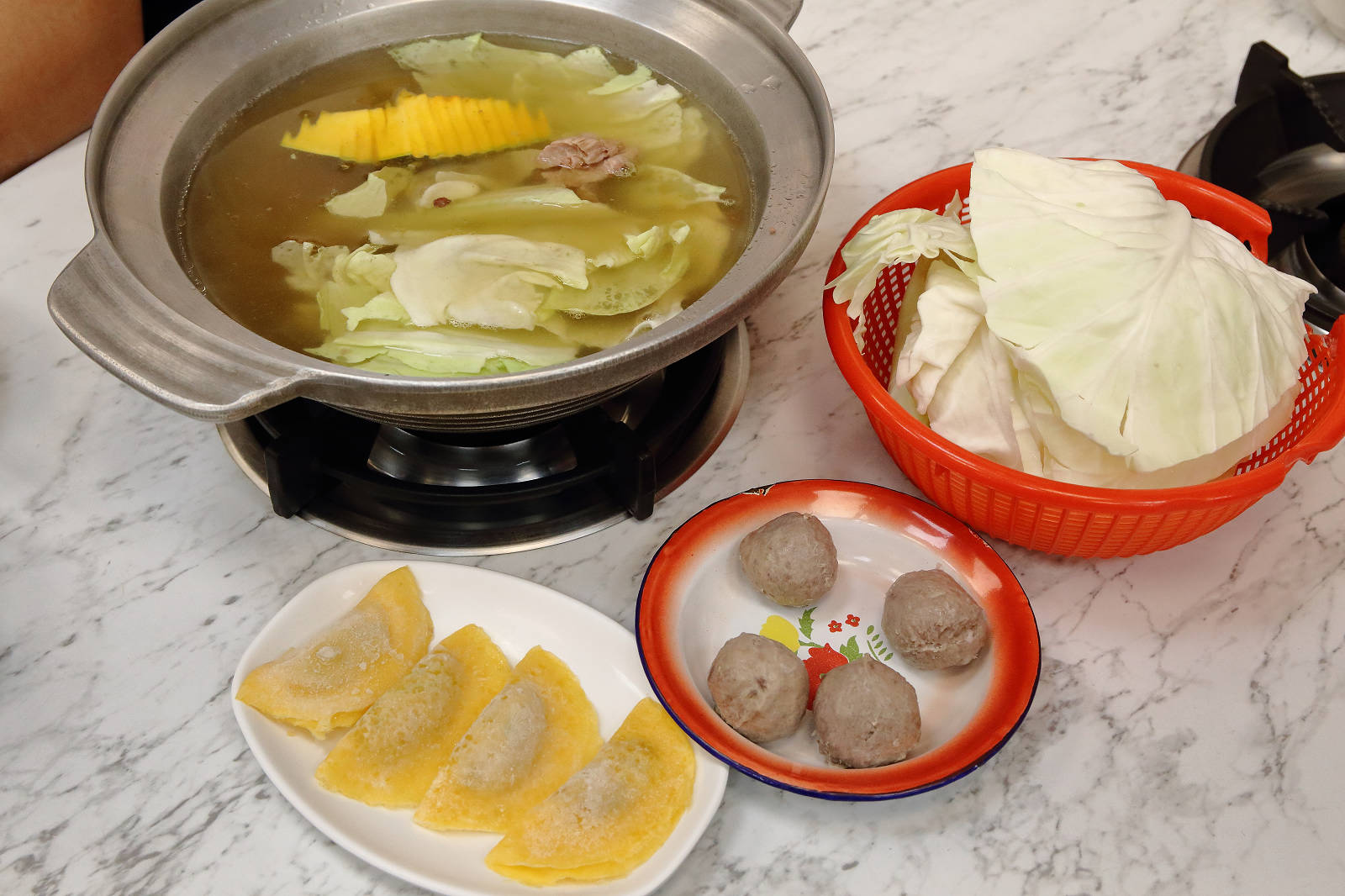 【台南溫體牛肉火鍋推薦】皇家四季溫體牛肉鍋,台南必吃溫體牛火鍋,大推這家!老闆送毛孩水煮牛肉 - 第14張圖 【台南溫體牛肉火鍋推薦】皇家四季溫體牛肉鍋,台南必吃溫體牛火鍋,大推這家!老闆送毛孩水煮牛肉