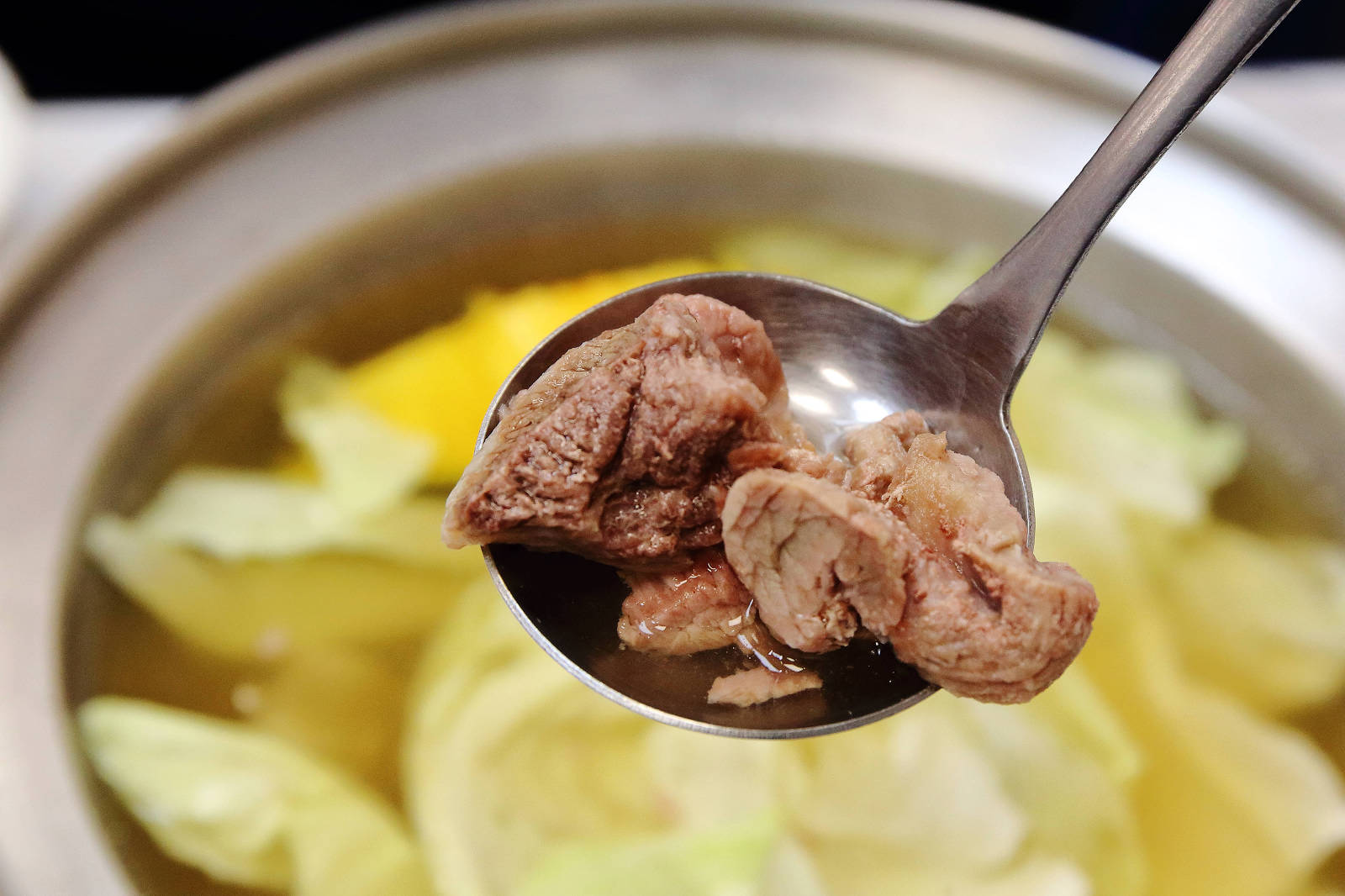 【台南溫體牛肉火鍋推薦】皇家四季溫體牛肉鍋,台南必吃溫體牛火鍋,大推這家!老闆送毛孩水煮牛肉 - 第12張圖 【台南溫體牛肉火鍋推薦】皇家四季溫體牛肉鍋,台南必吃溫體牛火鍋,大推這家!老闆送毛孩水煮牛肉