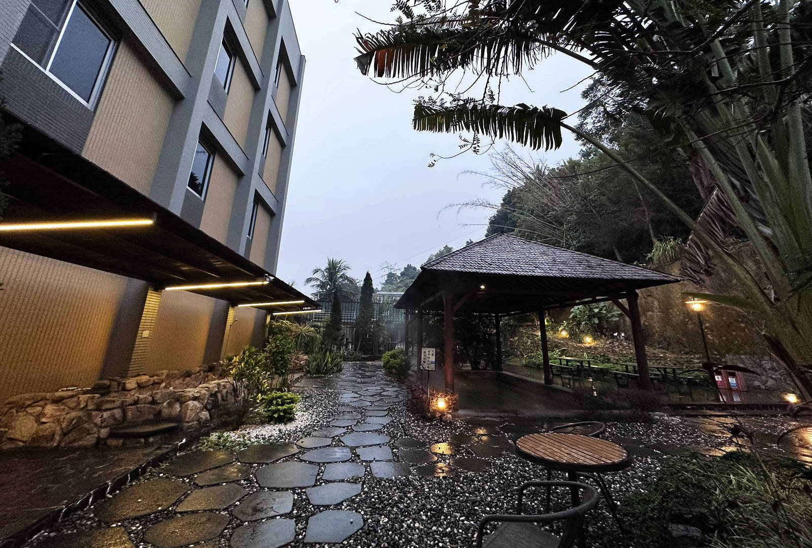【台南寵物友善住宿】山籟渡假會館，狗狗友善的溫泉旅館，到關子嶺溫泉區泡湯吃美食