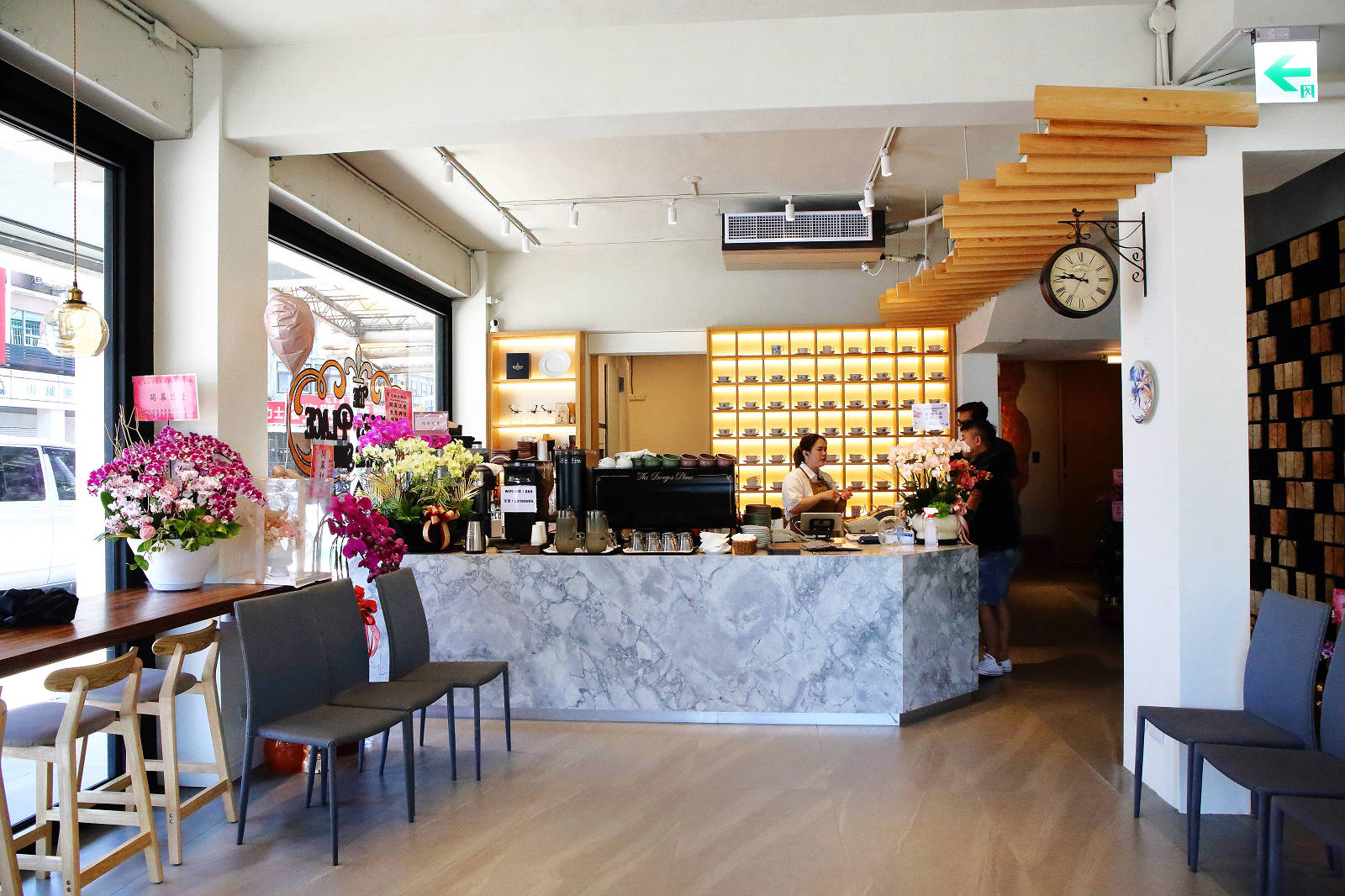 【松山早午餐】人氣必吃台北早餐！波赫士領地精品咖啡館，松山機場必吃早午餐，看飛機的同時，還能吃美食喔！