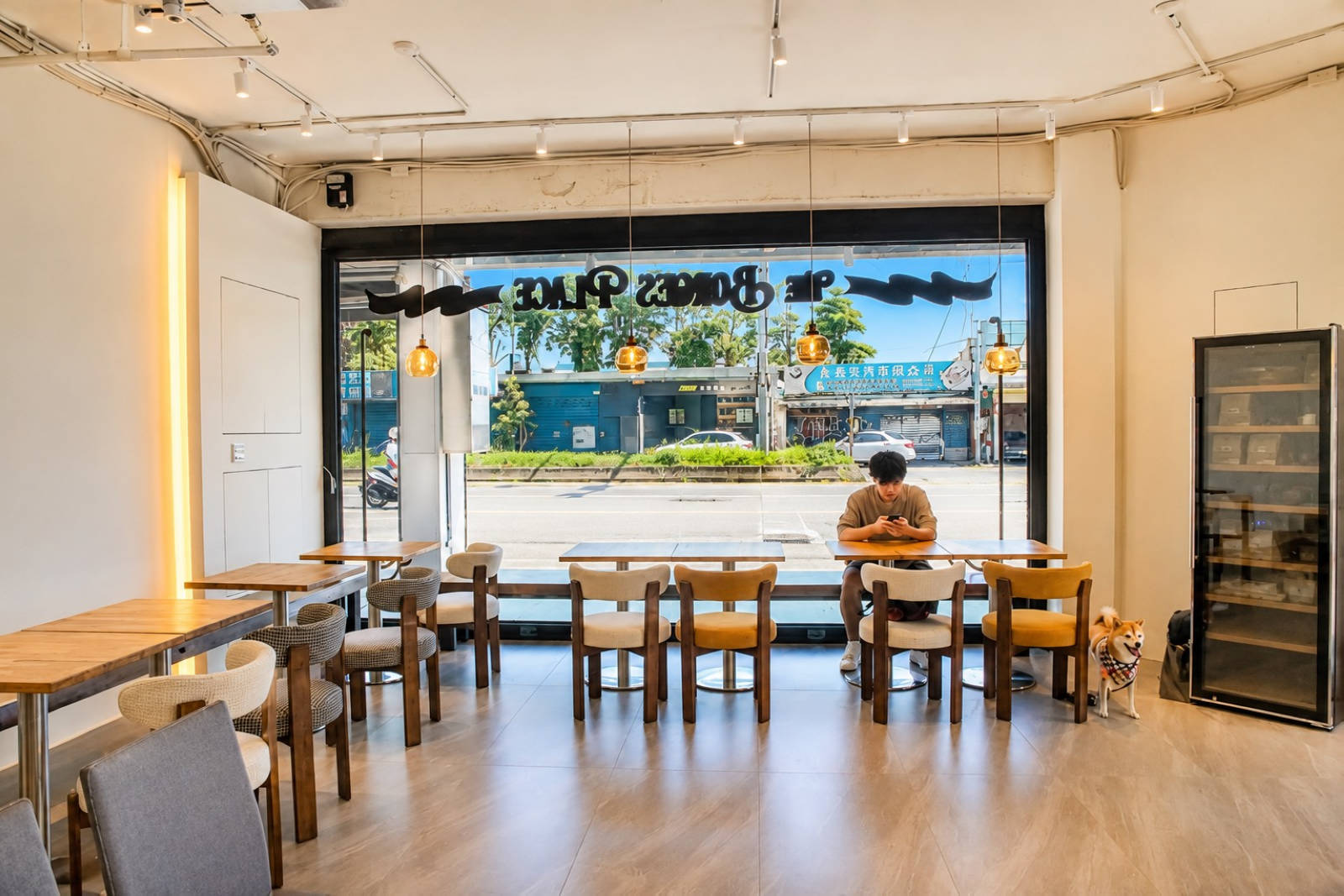 【松山早午餐】人氣必吃台北早餐！波赫士領地精品咖啡館，松山機場必吃早午餐，看飛機的同時，還能吃美食喔！